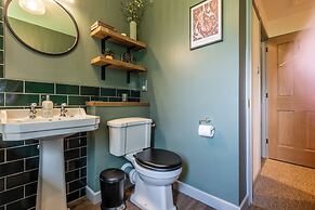 Gorgeous Rural 4BD Farm With Hot Tub