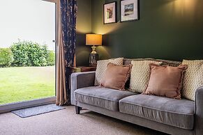 Gorgeous Rural 4BD Farm With Hot Tub