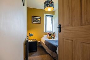 Gorgeous Rural 4BD Farm With Hot Tub