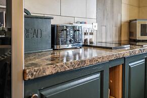 Gorgeous Rural 4BD Farm With Hot Tub