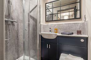 Gorgeous Rural 4BD Farm With Hot Tub