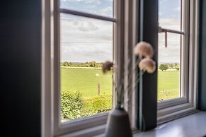 Gorgeous Rural 4BD Farm With Hot Tub