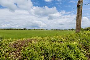 Gorgeous Rural 4BD Farm With Hot Tub