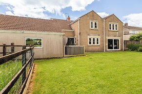 Gorgeous Rural 4BD Farm With Hot Tub