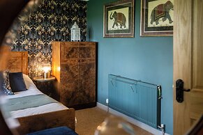 Gorgeous Rural 4BD Farm With Hot Tub