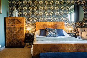 Gorgeous Rural 4BD Farm With Hot Tub