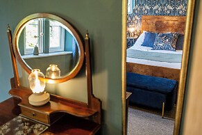 Gorgeous Rural 4BD Farm With Hot Tub