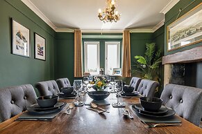 Gorgeous Rural 4BD Farm With Hot Tub