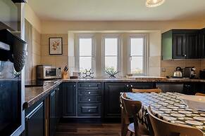 Gorgeous Rural 4BD Farm With Hot Tub