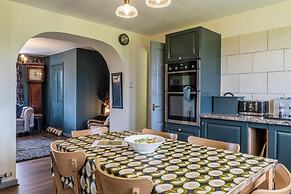 Gorgeous Rural 4BD Farm With Hot Tub