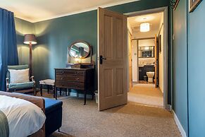 Gorgeous Rural 4BD Farm With Hot Tub