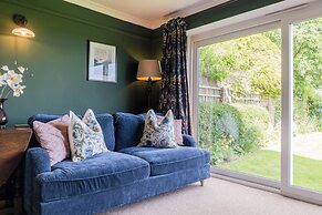 Gorgeous Rural 4BD Farm With Hot Tub