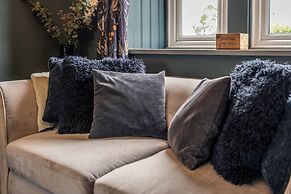 Gorgeous Rural 4BD Farm With Hot Tub