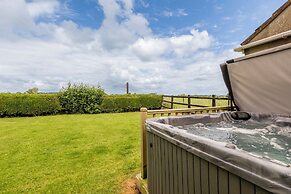 Gorgeous Rural 4BD Farm With Hot Tub