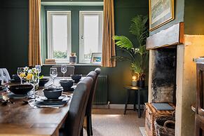 Gorgeous Rural 4BD Farm With Hot Tub