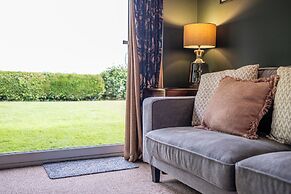 Gorgeous Rural 4BD Farm With Hot Tub