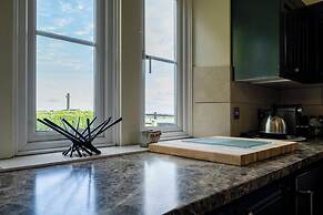 Gorgeous Rural 4BD Farm With Hot Tub