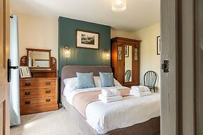 Gorgeous Rural 4BD Farm With Hot Tub