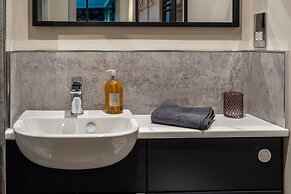 Gorgeous Rural 4BD Farm With Hot Tub