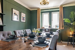 Gorgeous Rural 4BD Farm With Hot Tub