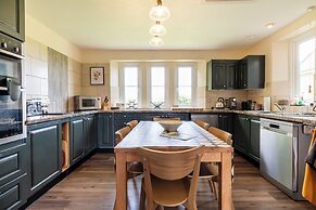 Gorgeous Rural 4BD Farm With Hot Tub