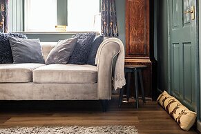 Gorgeous Rural 4BD Farm With Hot Tub