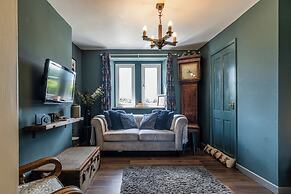 Gorgeous Rural 4BD Farm With Hot Tub