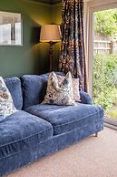 Gorgeous Rural 4BD Farm With Hot Tub