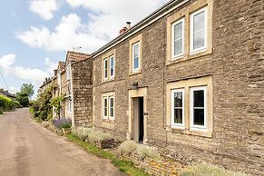 Gorgeous Rural 4BD Farm With Hot Tub