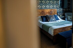 Gorgeous Rural 4BD Farm With Hot Tub