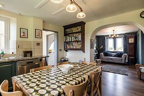 Gorgeous Rural 4BD Farm With Hot Tub