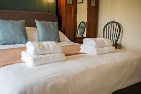 Gorgeous Rural 4BD Farm With Hot Tub