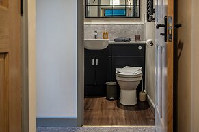 Gorgeous Rural 4BD Farm With Hot Tub