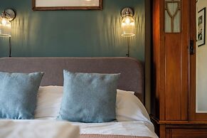 Gorgeous Rural 4BD Farm With Hot Tub