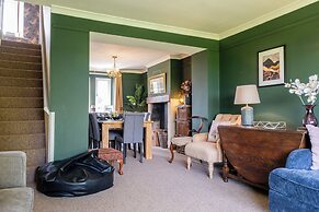 Gorgeous Rural 4BD Farm With Hot Tub