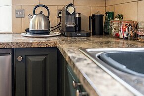 Gorgeous Rural 4BD Farm With Hot Tub