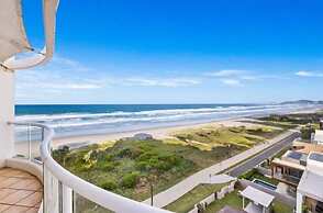 Premium Top Floor Oceanfront Unit In Regency on the Beach 705