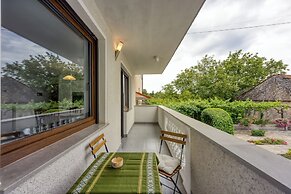 Cesar's Karst Apartments