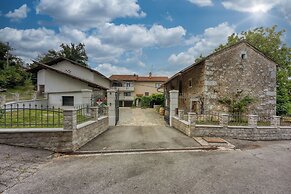 Cesar's Karst Apartments