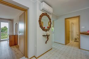 Cesar's Karst Apartments