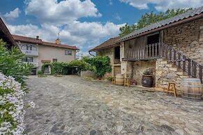 Cesar's Karst Apartments