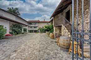 Cesar's Karst Apartment Teran