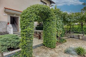 Cesar's Karst Apartments