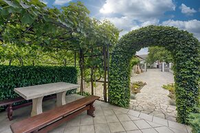 Cesar's Karst Apartments