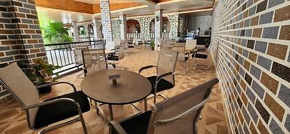 McRoyal Hotel