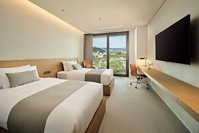 Lotte Hotel & Resort Gimhae