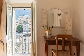 Linda Apartment 3 in Como