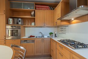 Linda Apartment 3 in Como