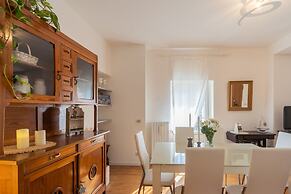 Linda Apartment 3 in Como