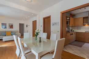 Linda Apartment 3 in Como